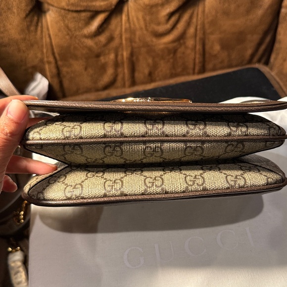 Gucci Tan and Gold Shoulder Bag - Picture 6 of 10